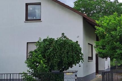 Großzügiges Haus mit großem Garten & Einliegerwohnung in Top-Lage zimmer