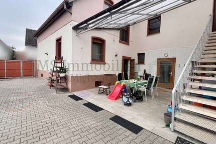 Haus Lampertheim - 12 Zimmer, 260 m&sup2;, 650.000&euro; | Angebot:25471704