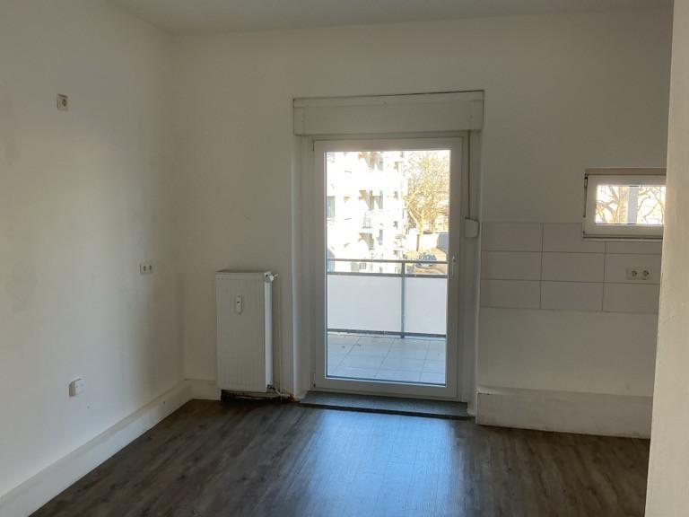 Etagenwohnung Ludwigshafen am Rhein Ludwigshafen-Hemshof - 2 Zimmer, 61 m&sup2;, 601&euro; | Angebot:25538015