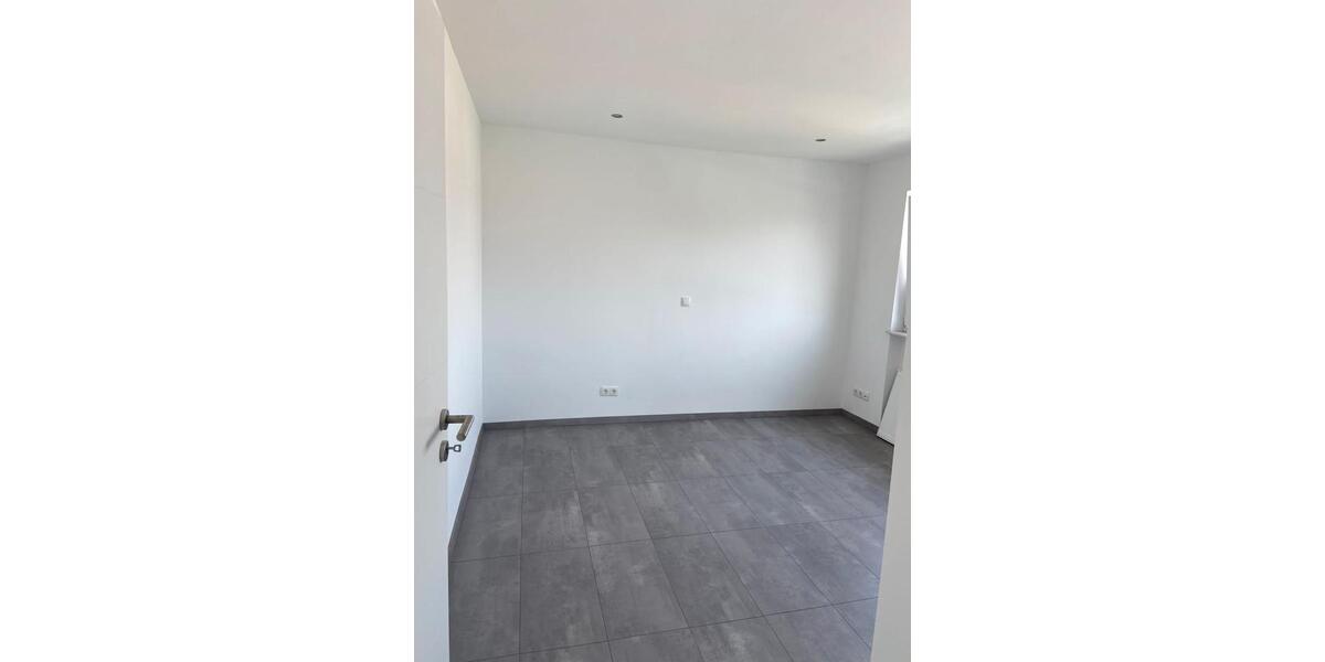 Dachgeschoßwohnung Ludwigshafen am Rhein Edigheim - 2 Zimmer, 50 m&sup2;, 825&euro; | Angebot:26465422