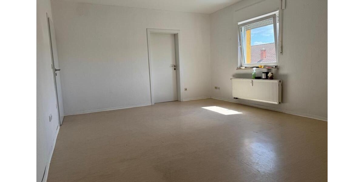 Dachgeschoßwohnung Beindersheim - 4 Zimmer, 90 m&sup2;, 850&euro; | Angebot:24982993
