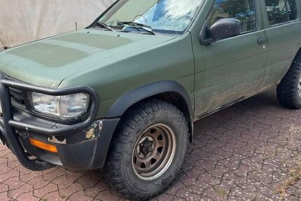 Nissan Pathfinder 180.000 km 1.300 € Rimbach 64668