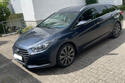 Hyundai i40 143.461 km 12.390 &euro; Weinheim 69469