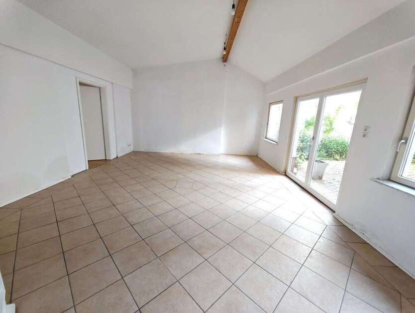Halle in Schönau 250 €