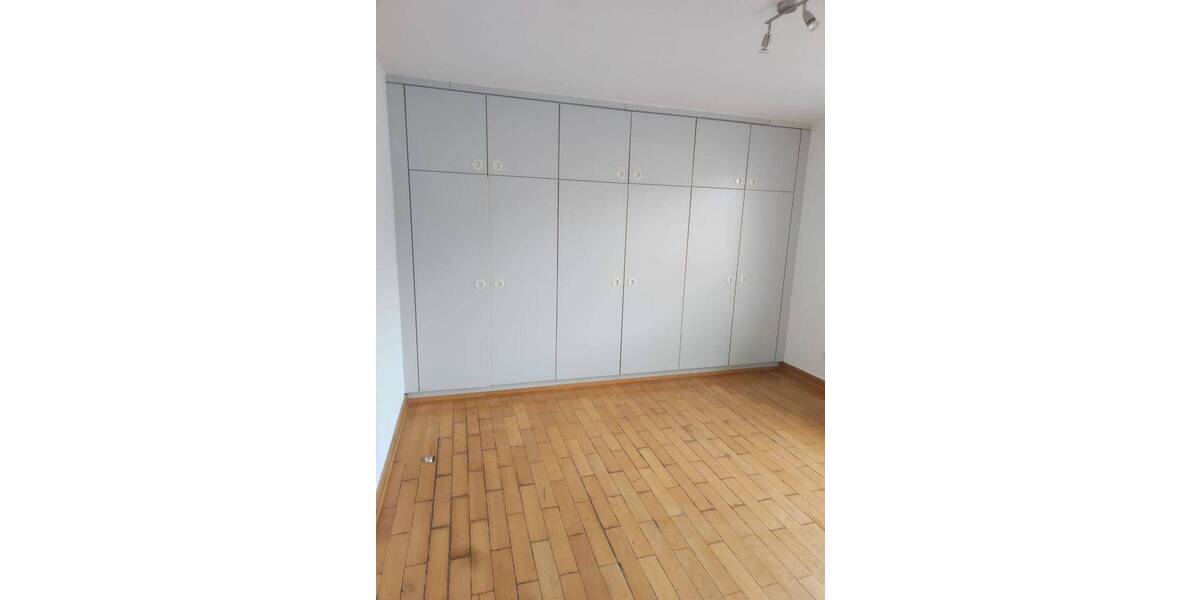 Etagenwohnung Mannheim Käfertal - 7 Zimmer, 167 m&sup2;, 2.080&euro; | Angebot:26806947