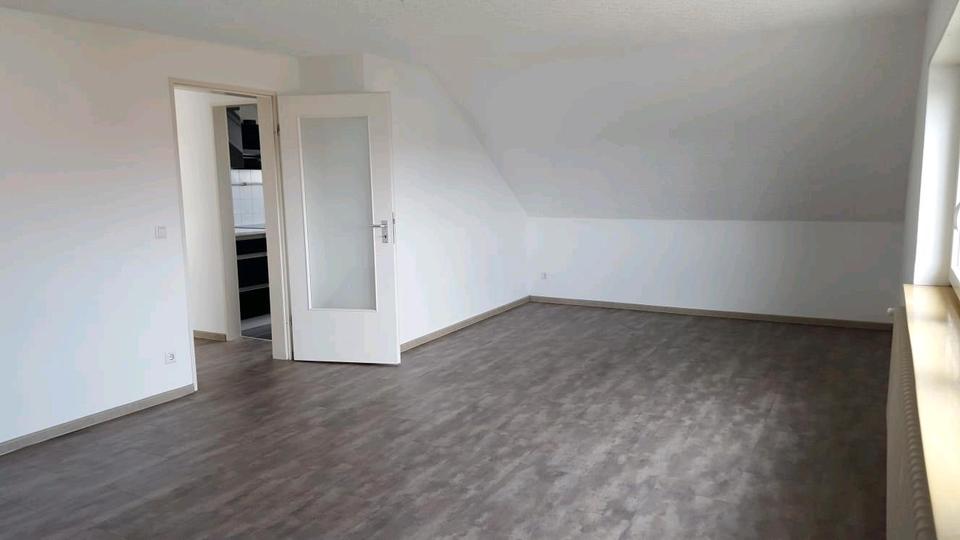 Dachgeschoßwohnung Schifferstadt - 3 Zimmer, 63 m&sup2;, 860&euro; | Angebot:25313092