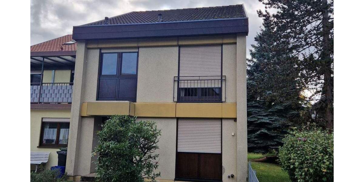 In ruhiger Lage, Reihenendhaus mit Garten und ausbaufähigem Dachgeschoss 5 zimmer