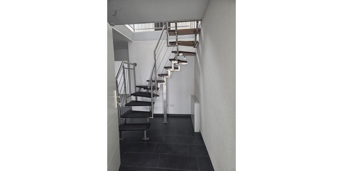 Maisonettenwohnung Mutterstadt - 6 Zimmer, 200 m&sup2;, 2.340&euro; | Angebot:26365112