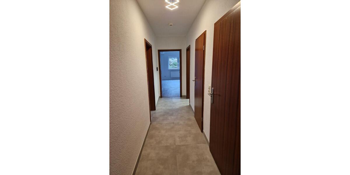 Renovierte helle 3 ZKB Whg mit neuem Bad, Terrasse und Garage 3 zimmer