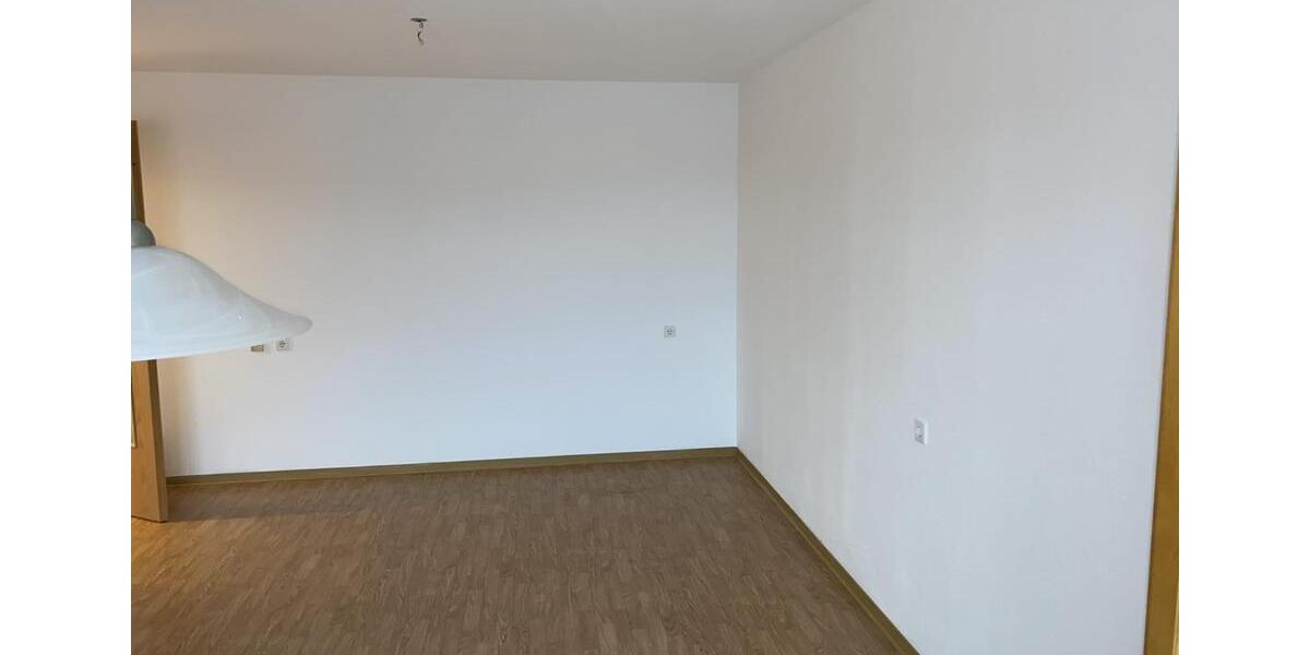 2 Zi Bad EBK Wohnung Carl-Benz-Seniorenzentrum Erst ab 60J mögli 2 zimmer