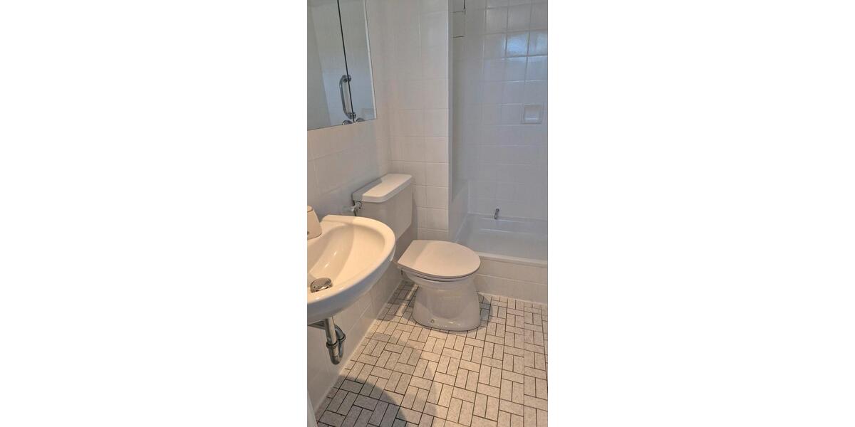 Dachgeschoßwohnung Oberhausen-Rheinhausen Rheinhausen - 1.5 Zimmer, 48 m&sup2;, 600&euro; | Angebot:24612664