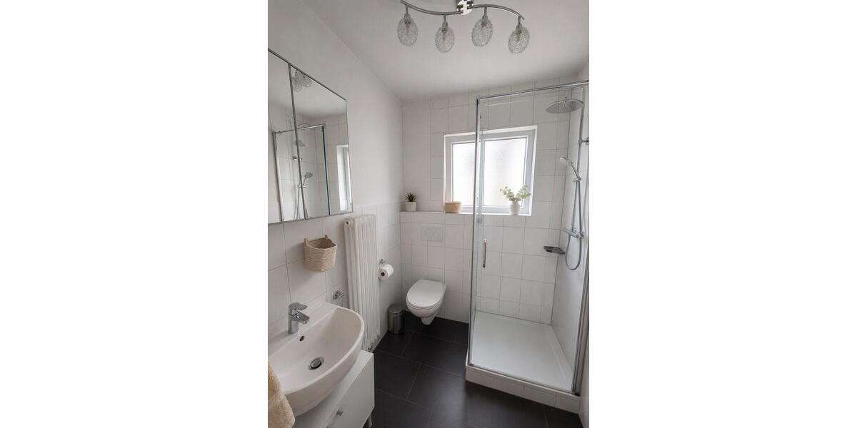 Etagenwohnung Oberhausen-Rheinhausen Rheinhausen - 3.5 Zimmer, 131 m&sup2;, 1.050&euro; | Angebot:26686279