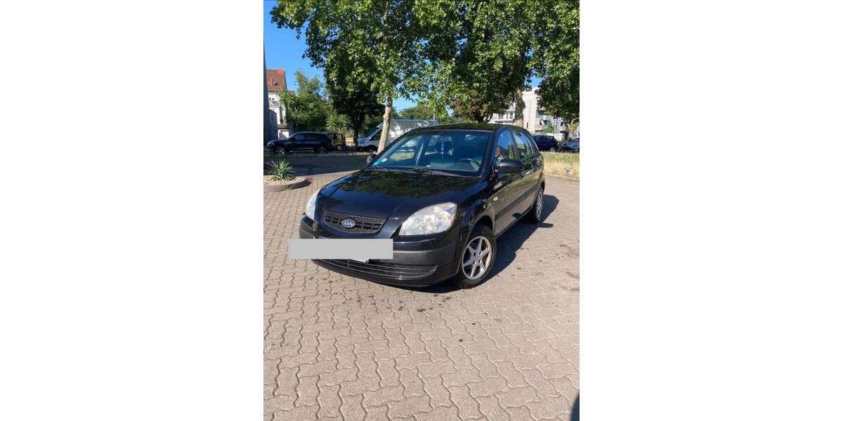 Kia Rio 204.000 km 900 &euro; Mannheim 68169