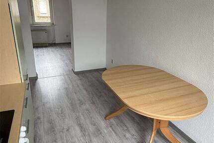 +++ AB SOFORT FREI! FRISCH RENOVIERTE 2 ZKB - ETW IN LU.-FRIESENHEIM ZU VERMIETEN +++