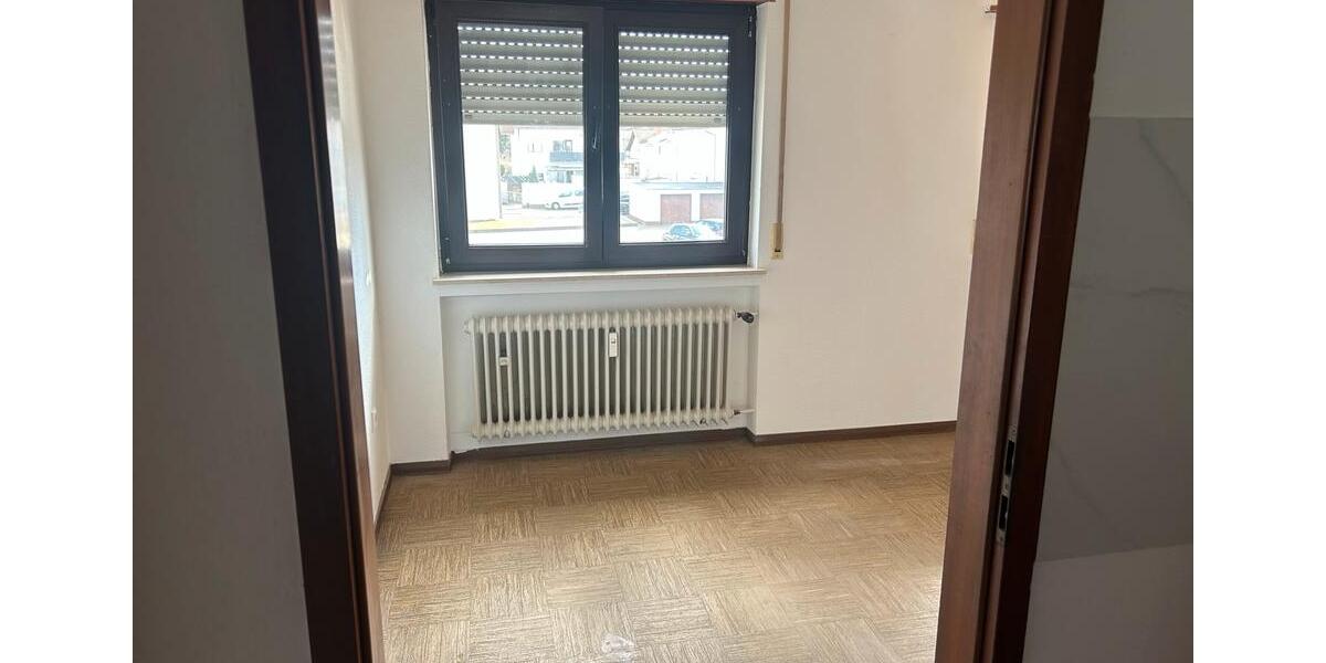 Etagenwohnung Schwetzingen - 3 Zimmer, 86 m&sup2;, 1.150&euro; | Angebot:25305324