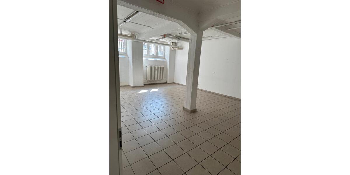 Souterrain Räume zu vergeben - Atelier, Bastelraum, Lager, Sport zimmer