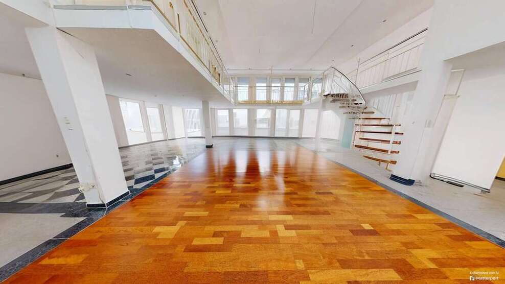 BIETERVERFAHREN* BEZUGSFREIE, renovierte 4 ZKB mit Terrasse nähe Wasserturm inkl Stellplatz