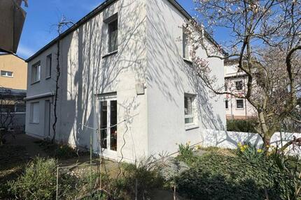 Großzügiges Haus mit Garten und Einbauküche in zentraler Lage zu vermieten 6 zimmer