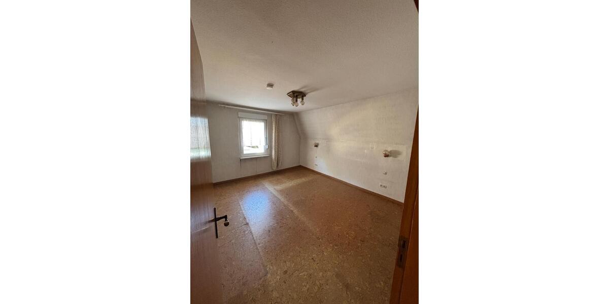 Einfamilienhaus Ludwigshafen am Rhein Edigheim - 4.5 Zimmer, 140 m&sup2;, 200.000&euro; | Angebot:26276082