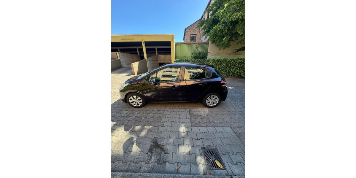Peugeot 208 100.000 km 3.800 &euro; Mannheim 68305