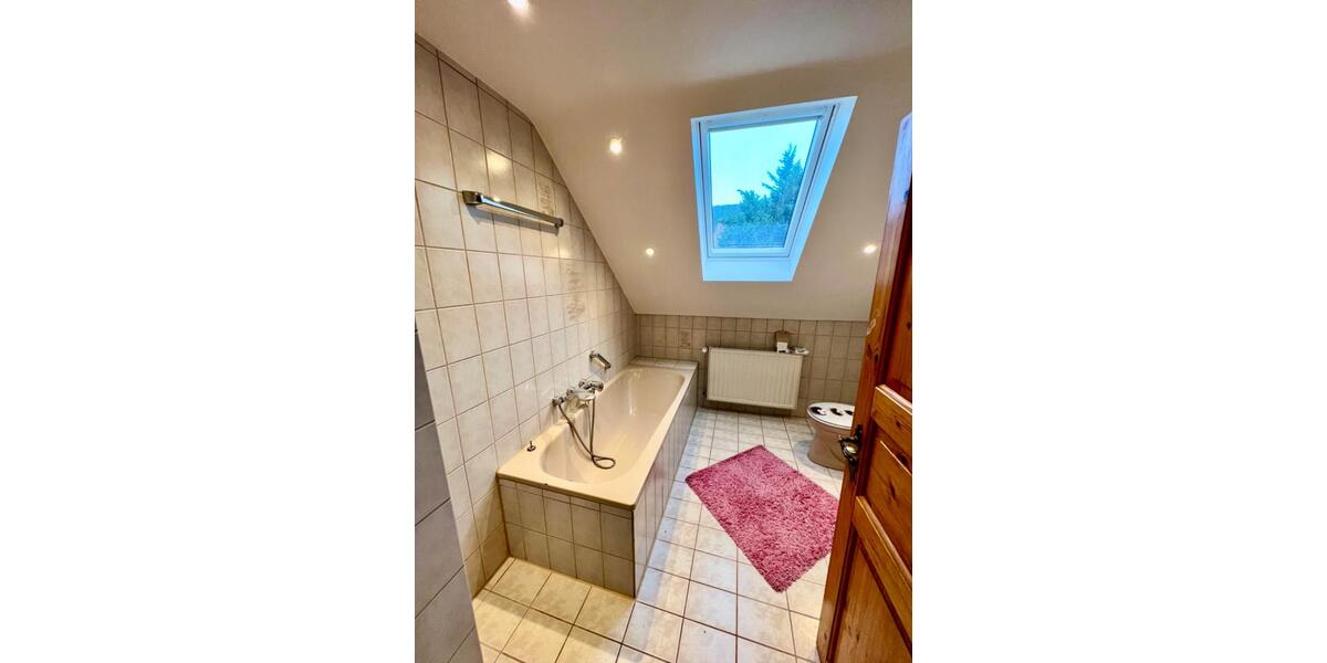 Doppelhaushälfte Bad Dürkheim - 5 Zimmer, 170 m&sup2;, 1.500&euro; | Angebot:25064676