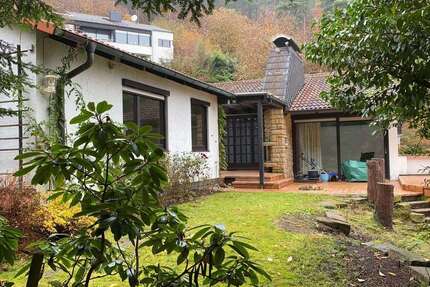 Haus zum Mieten in Weisenheim am Berg 1.950 € 180 m² 6 zimmer