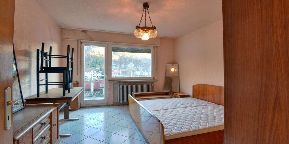 Ehemaliges Gasthaus mit 3 Einzelzimmer & 5 potentiellen Wohnungen inkl. Gaststätte und Parkplätze - Gewerbeobjekt Neckarsteinach | Angebot:26058972