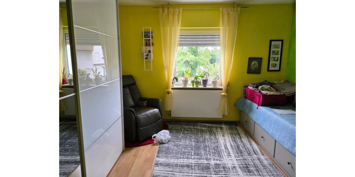 ObjNr:19733 - Moderisierte Doppelhaushälfte mit Garten und sep. Wohnung oder Gewerbeeinheit 7 zimmer