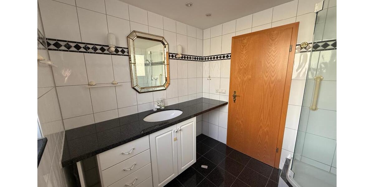 Dachgeschoßwohnung Leimen - 3 Zimmer, 92 m&sup2;, 1.200&euro; | Angebot:24615000