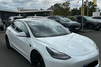 Tesla Model 3 98.235 km 30.490 &euro; Wiesloch 69168