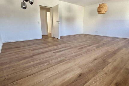 Frisch sanierte 3 Zimmerwohnung mit Balkon in Neustadt a.d.W.