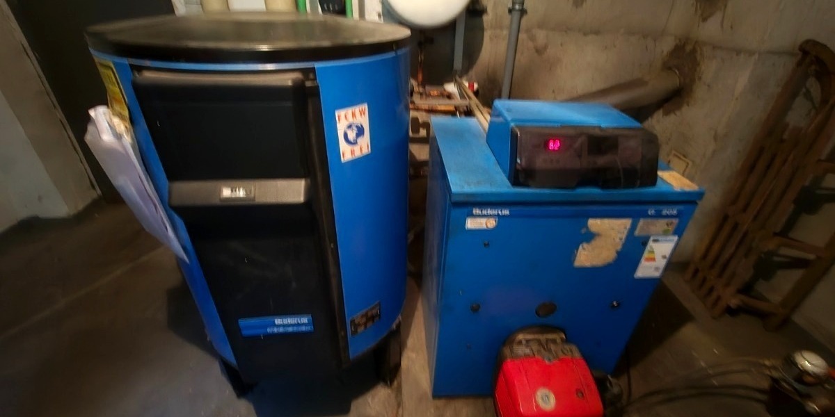 Reserviert 4,5 Zimmer Dachgeschosswohnung mit großem Grundstücksanteil und Carport in Südhessen 4.5 zimmer