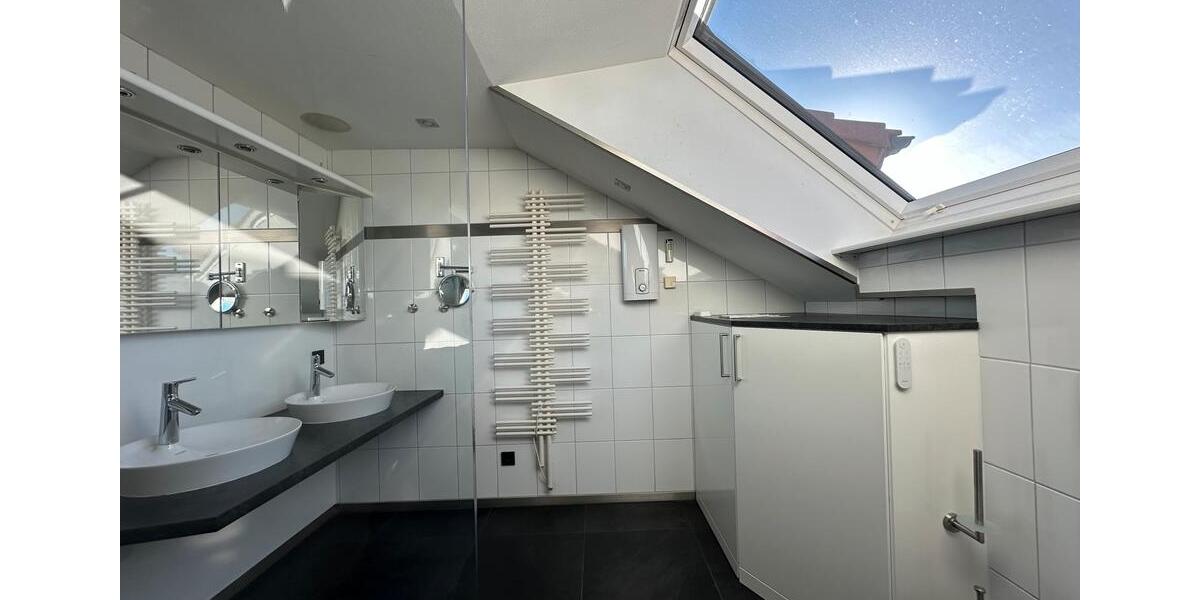 Dachgeschoßwohnung Ladenburg - 4 Zimmer, 108 m&sup2;, 480.000&euro; | Angebot:25378156