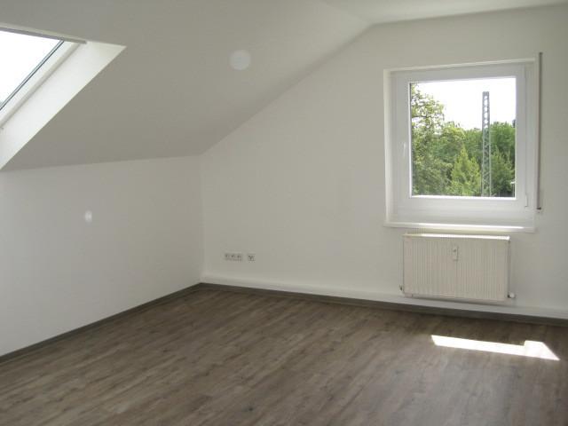 Dachgeschoßwohnung Edingen-Neckarhausen Neu-Edingen - 2 Zimmer, 45 m&sup2;, 565&euro; | Angebot:26684637