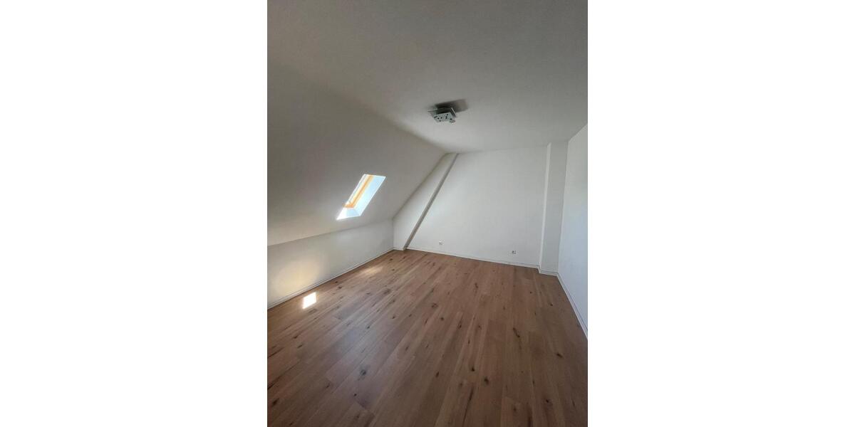 Dachgeschoßwohnung Mannheim Fahrlach - 2 Zimmer, 67 m&sup2;, 695&euro; | Angebot:24977389