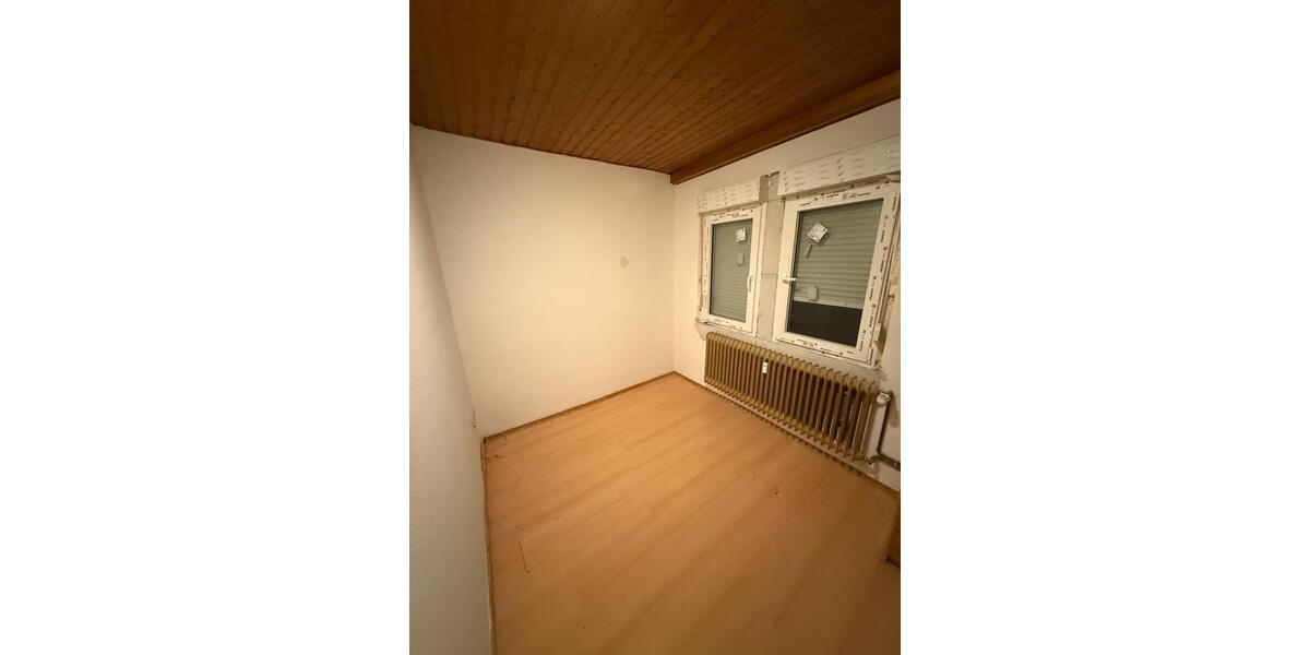 Ein WG-Zimmer zu vermieten 7 zimmer