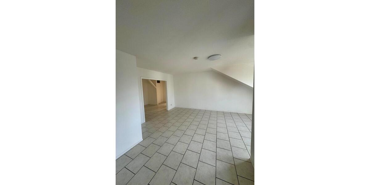 Dachgeschoßwohnung Laudenbach - 3 Zimmer, 135 m&sup2;, 359.000&euro; | Angebot:26094598