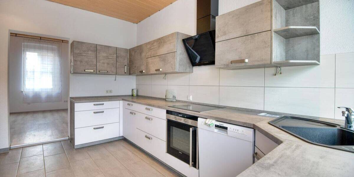 Etagenwohnung Mannheim Sandhofen - 6 Zimmer, 175 m&sup2;, 270.000&euro; | Angebot:26815840
