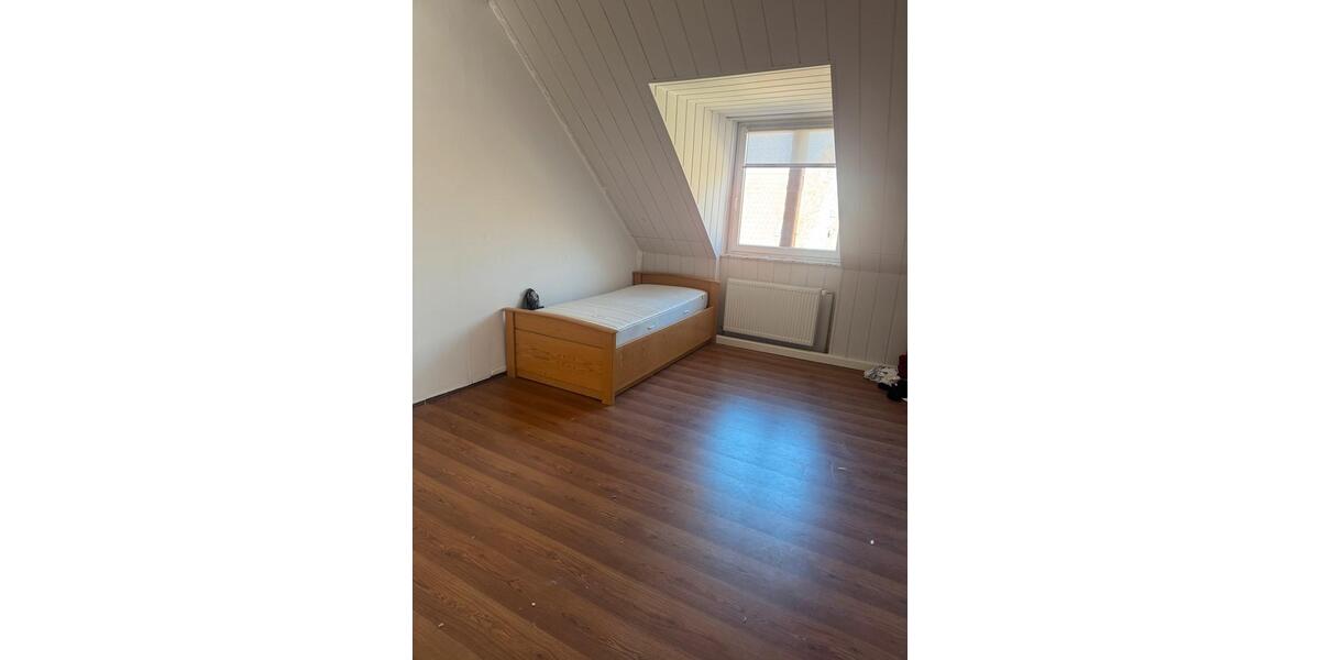 Dachgeschoßwohnung Frankenthal (Pfalz) - 3 Zimmer, 75 m&sup2;, 960&euro; | Angebot:26262835