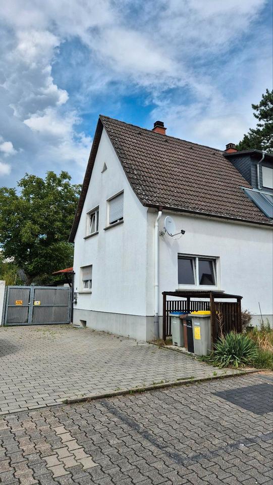 Haus mit großem Garten in ruhiger Lage – renovierungsbedürftig