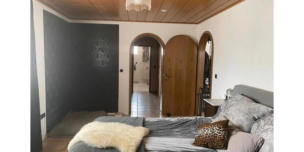 Maisonettenwohnung Schifferstadt - 5 Zimmer, 160 m&sup2;, 1.750&euro; | Angebot:26152684