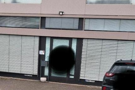 150 qm (8,50qm) Büro und 4 Stellplätze zu vermieten zimmer