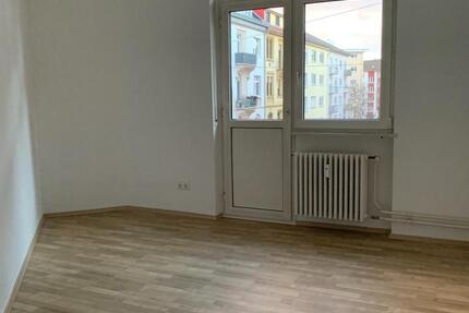 Wohnung Mannheim Almenhof - 3 Zimmer, 79 m&sup2;, 1.000&euro; | Angebot:26580167