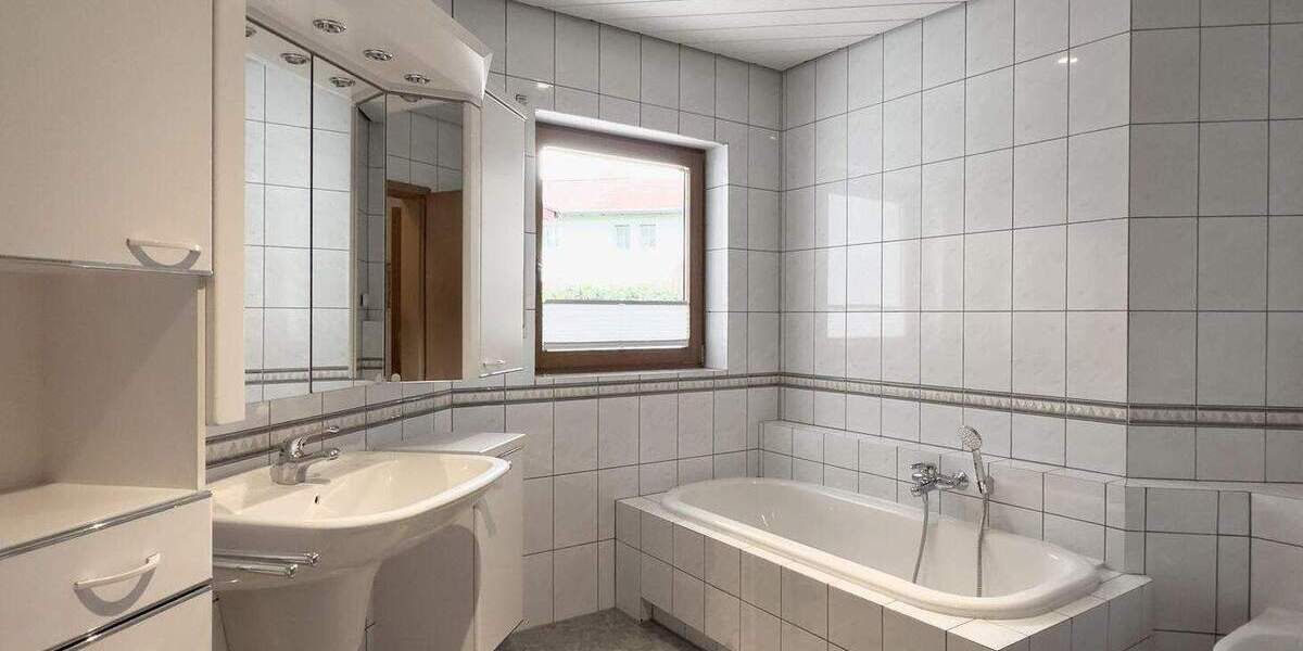 Mehrfamilienhaus, Wohnhaus Großniedesheim - 7 Zimmer, 240 m&sup2;, 765.000&euro; | Angebot:25682665