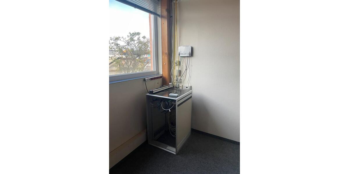 Teil einer Gewerbehalle zu vermieten in Dettenheim Russheim zimmer