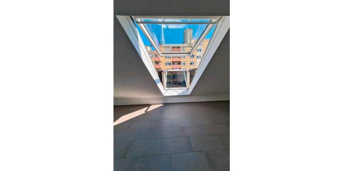 Dachgeschoßwohnung Ludwigshafen am Rhein - 2 Zimmer, 35 m&sup2;, 650&euro; | Angebot:26231836