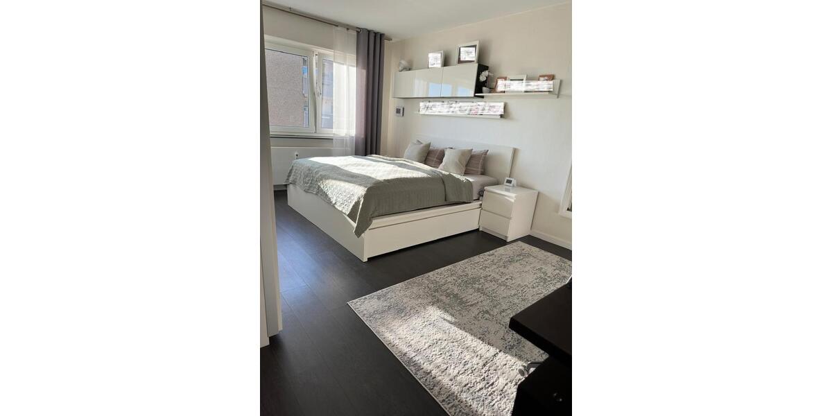 Renovierte 2,5 Zim. Wohn. zum direkt einziehen. Küche, Klima etc. 2.5 zimmer