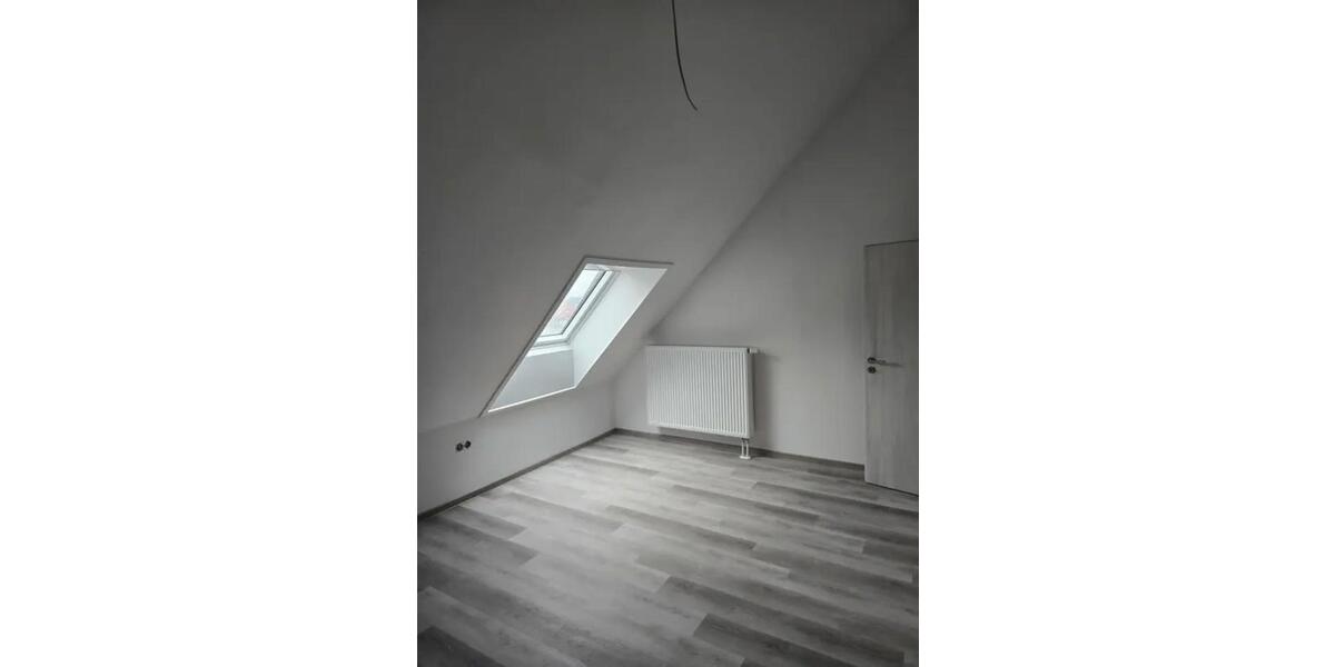 Dachgeschoßwohnung Mannheim Rheinau - 3 Zimmer, 112 m&sup2;, 1.390&euro; | Angebot:24473806