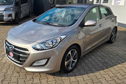 Hyundai i30 71.068 km 13.390 &euro; Sandhausen 69207