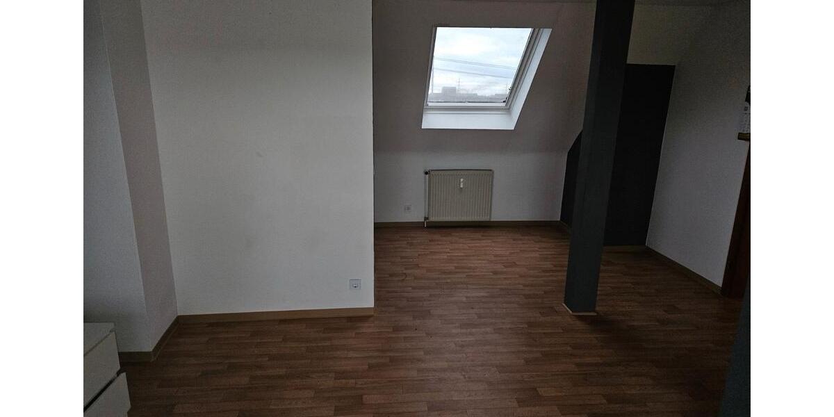 3 Zimmer Dachgeschoss Wohnung zu vermieten 3 zimmer